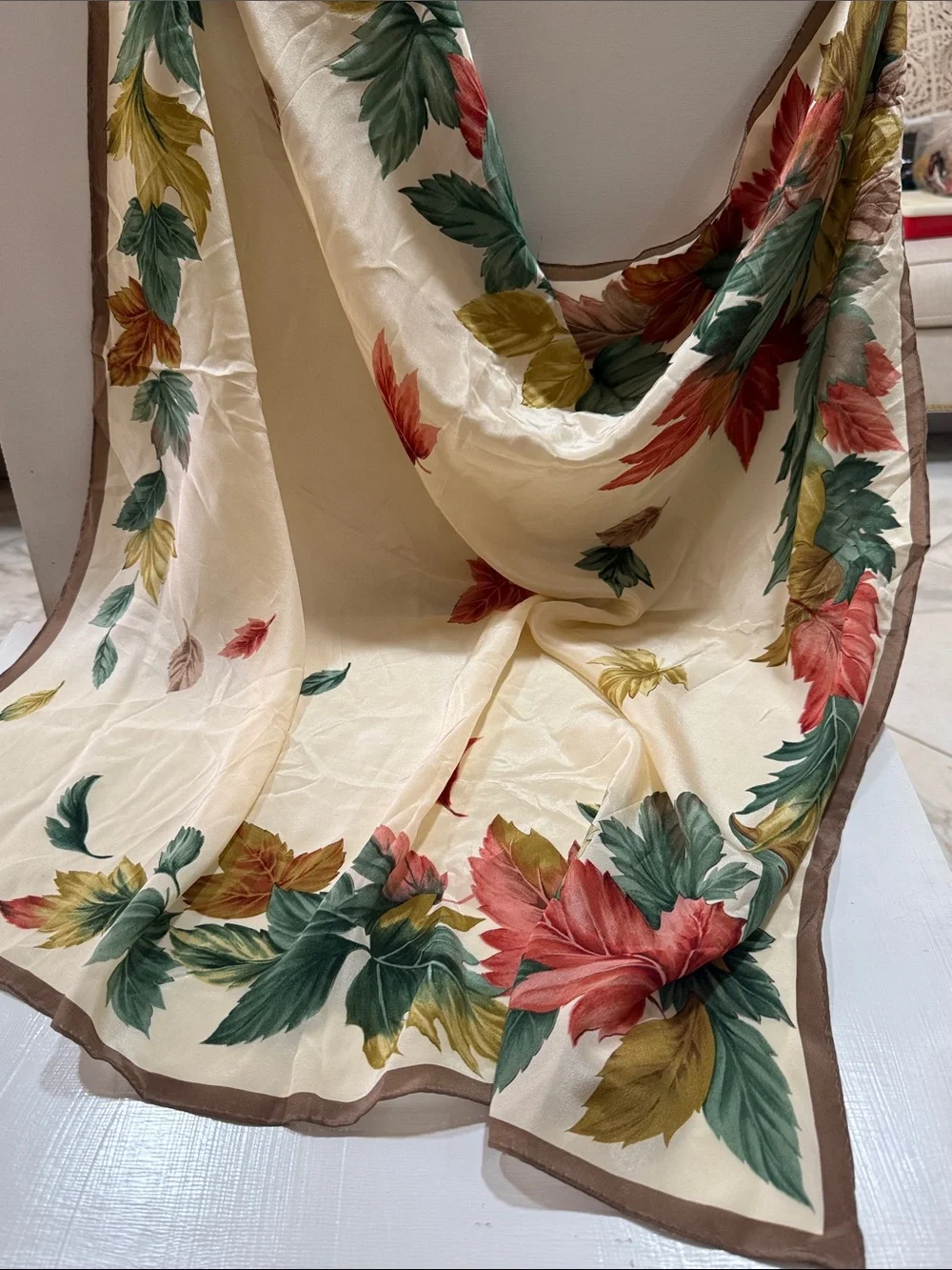Smithsonian 1990 Silk-Cream Floral Autumn Leaf Scarf Brown Border New never used